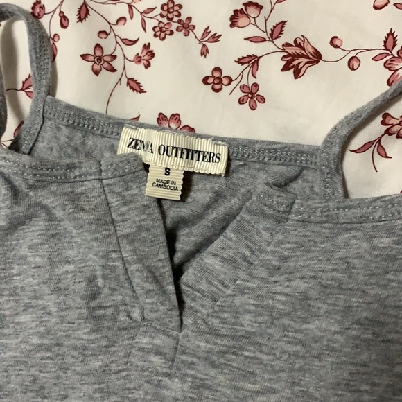 Grey cropped tank top - Picture 2 of 2